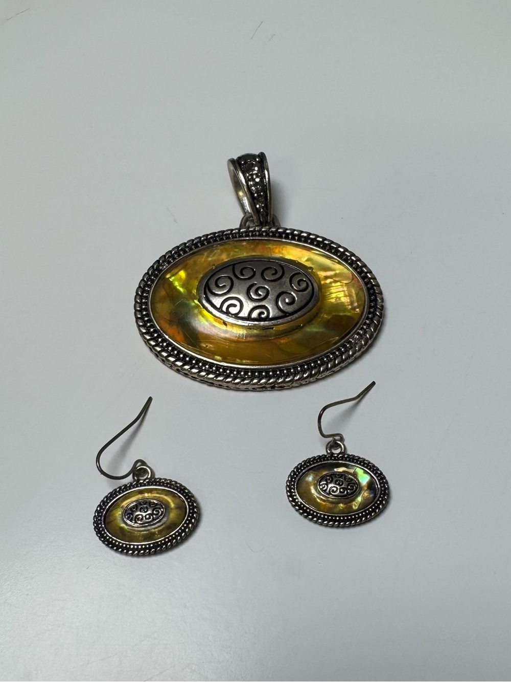 Vintage Kenneth Cole Yellow Abalone Like Oval Pendant and Earring Set